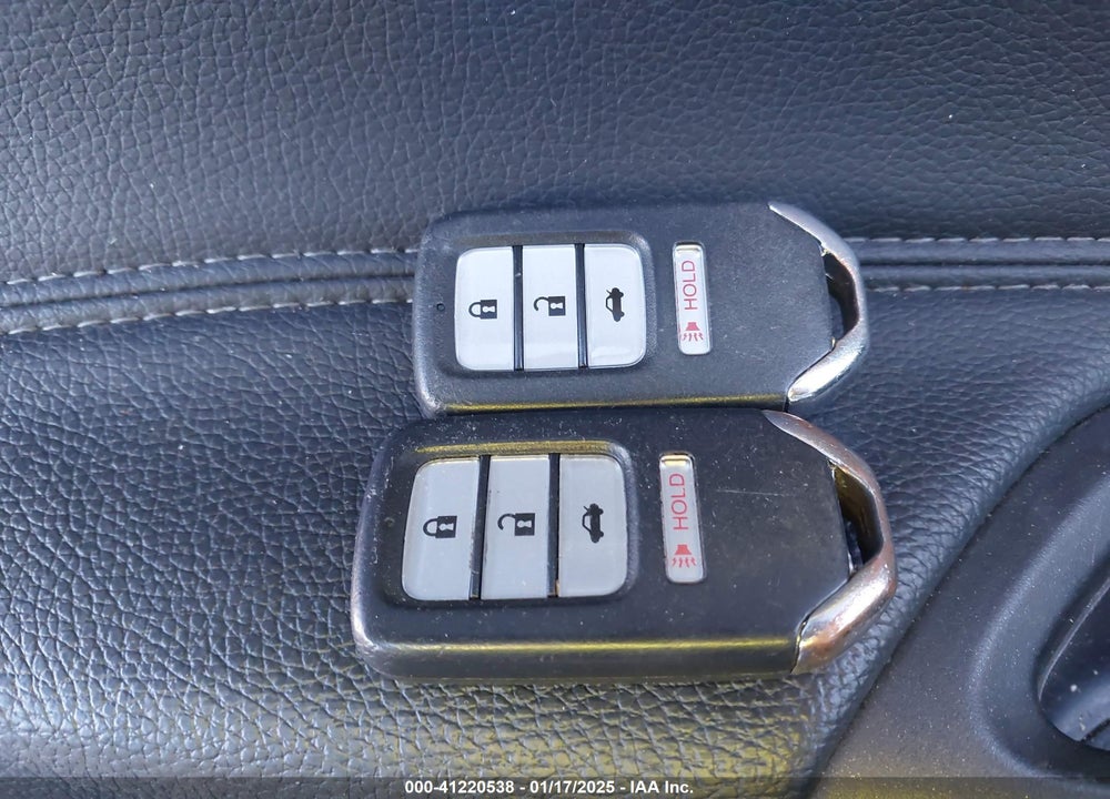 2015 HONDA ACCORD VIN: 1HGCR2F82FA216187