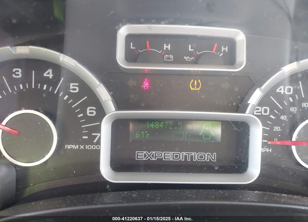2010 FORD EXPEDITION XLT VIN: 1FMJU1F53AEA99379