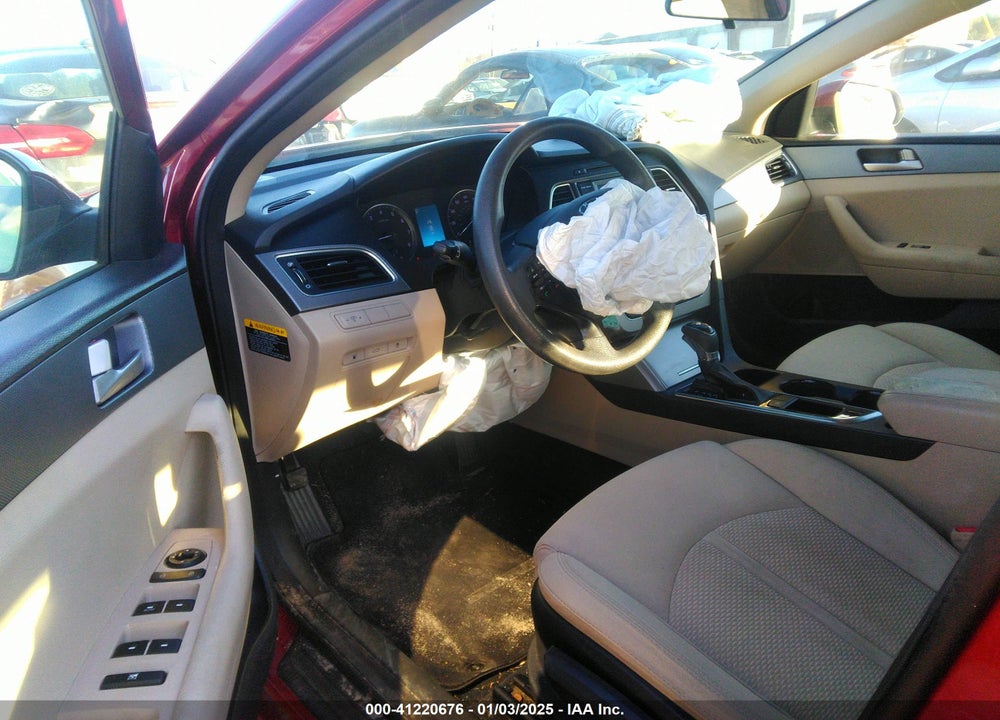 2015 HYUNDAI SONATA VIN: 5NPE24AF4FH099718