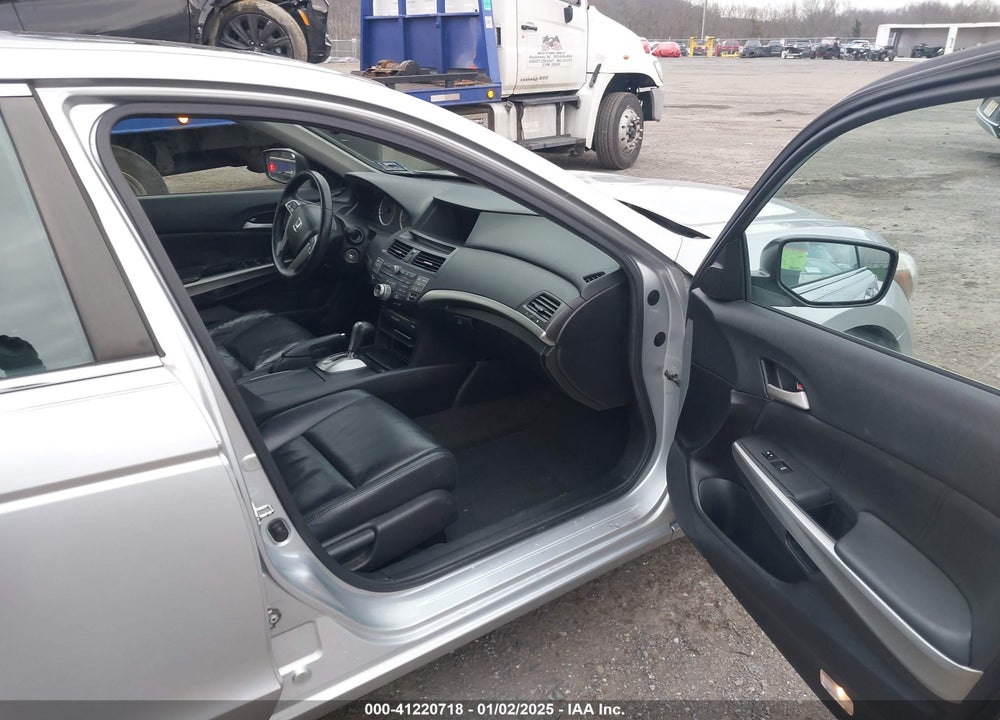 2009 HONDA ACCORD VIN: 1HGCP26859A060401