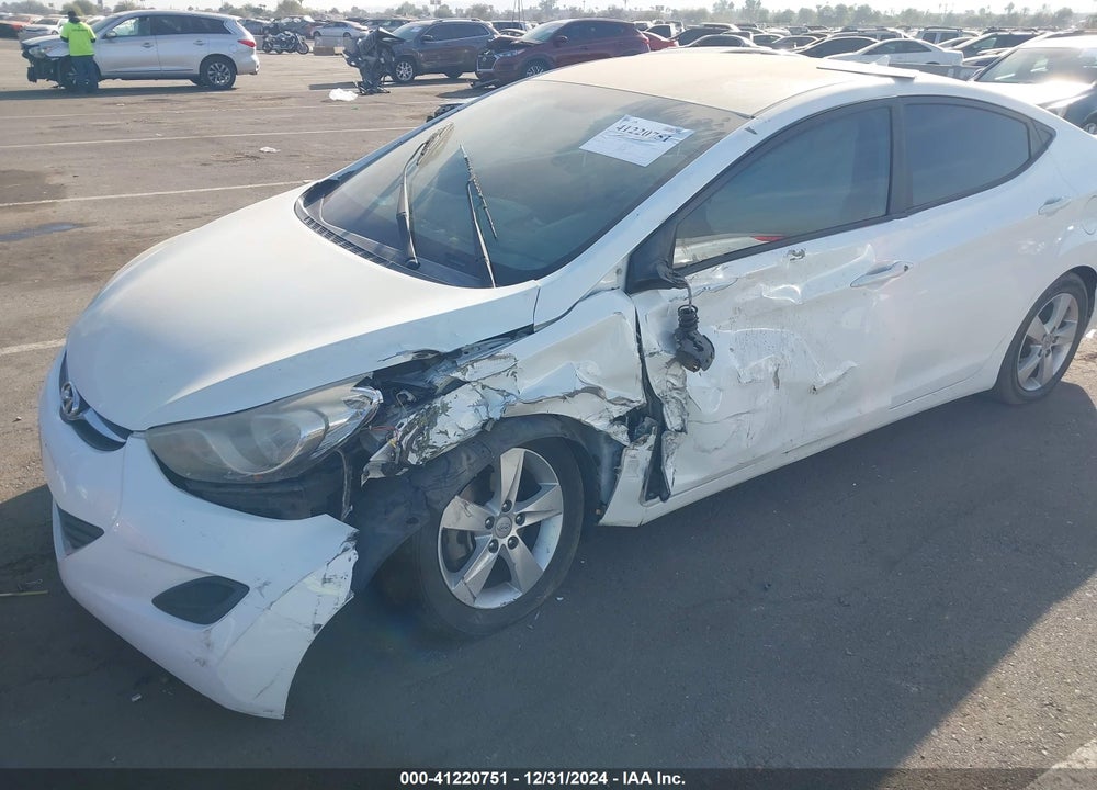 2013 HYUNDAI ELANTRA VIN: 5NPDH4AE5DH308205