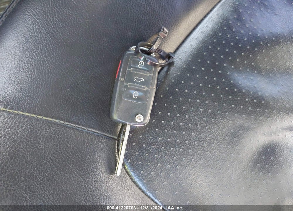 2009 VOLKSWAGEN NEW BEETLE VIN: 3VWRF31Y69M408702