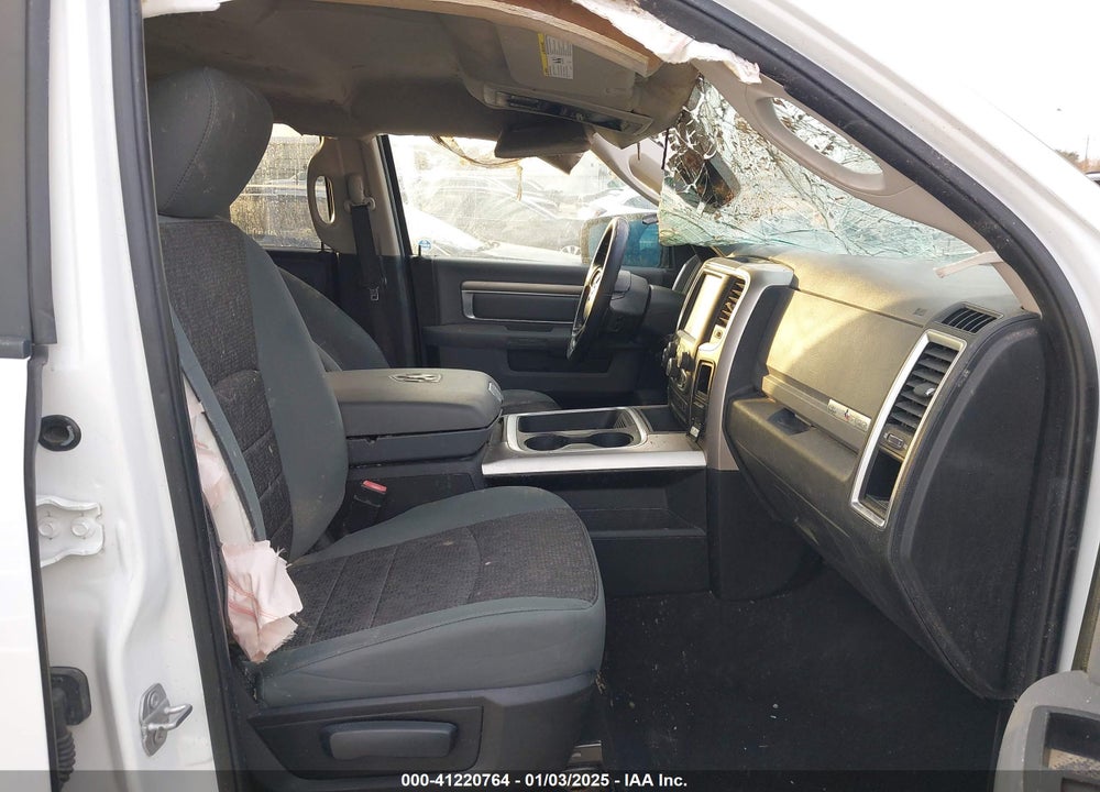 2018 RAM 1500 VIN: 1C6RR6GT8JS195861