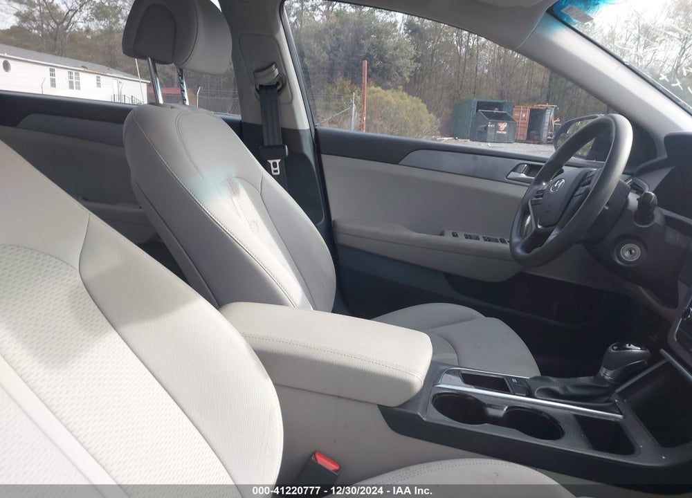 2017 HYUNDAI SONATA SE VIN: 5NPE24AF9HH469547