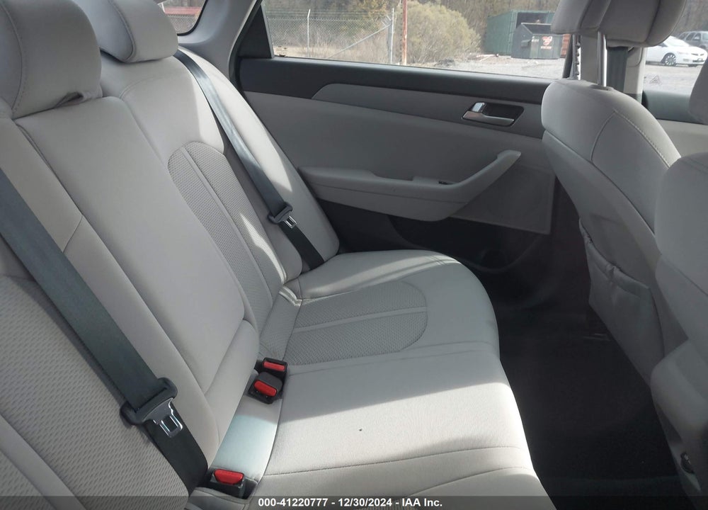 2017 HYUNDAI SONATA SE VIN: 5NPE24AF9HH469547