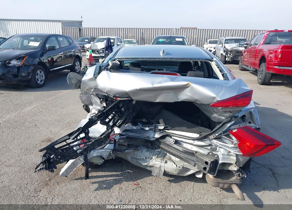 2018 HONDA CIVIC VIN: 2HGFC2F75JH573671