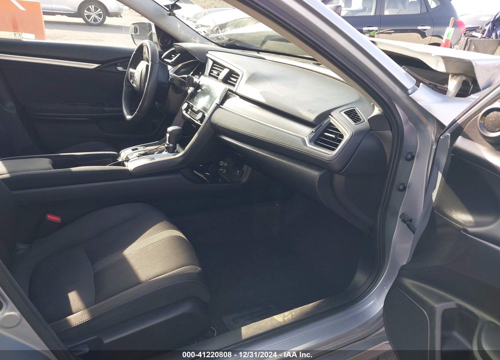2018 HONDA CIVIC VIN: 2HGFC2F75JH573671