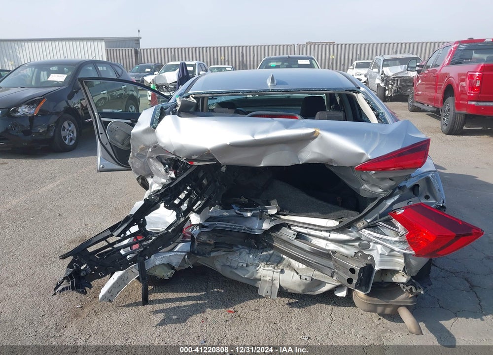 2018 HONDA CIVIC VIN: 2HGFC2F75JH573671