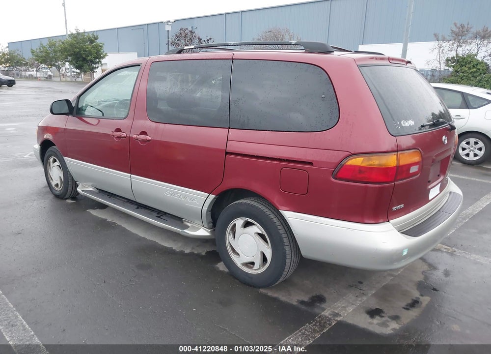 1998 TOYOTA SIENNA XLE VIN: 4T3ZF13C8WU064955