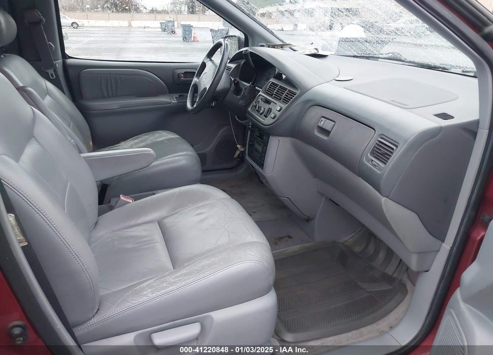 1998 TOYOTA SIENNA XLE VIN: 4T3ZF13C8WU064955
