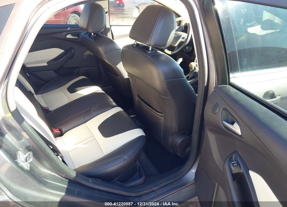 2014 FORD FOCUS TITANIUM VIN: 1FADP3J27EL184041