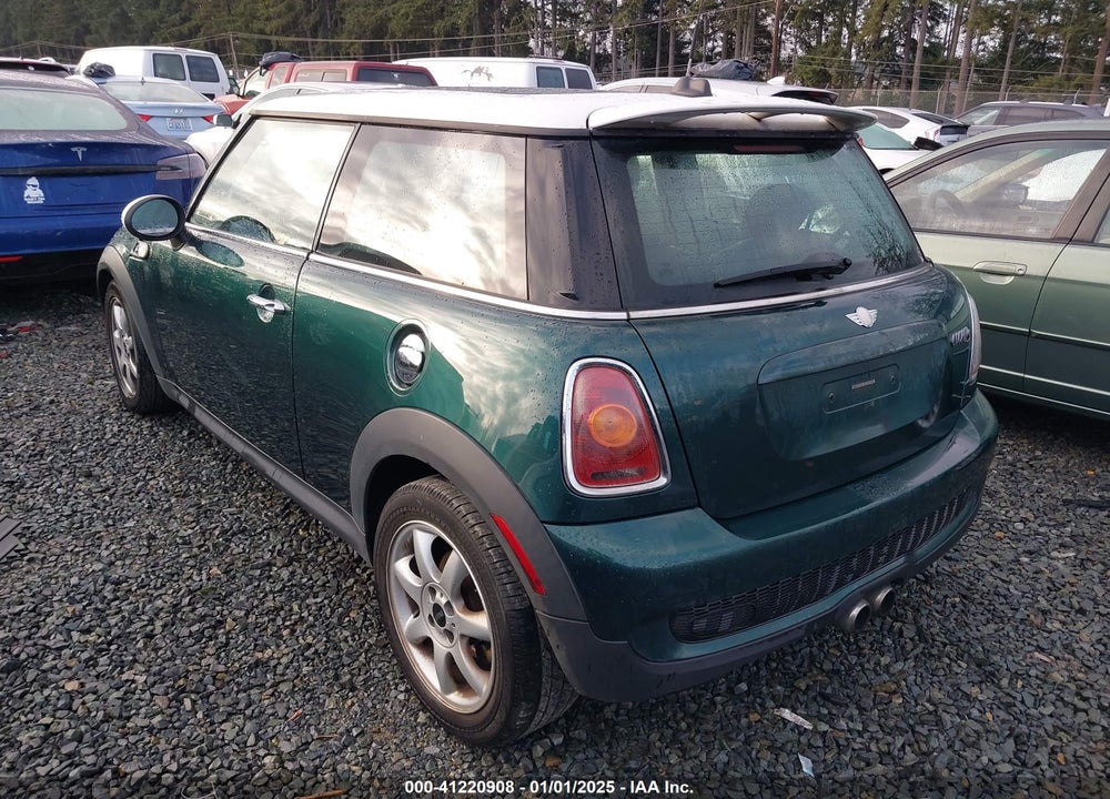 2008 MINI COOPER S VIN: WMWMF73578TV33969