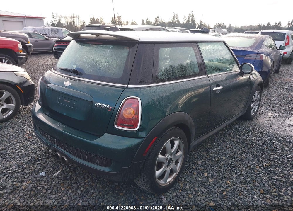2008 MINI COOPER S VIN: WMWMF73578TV33969