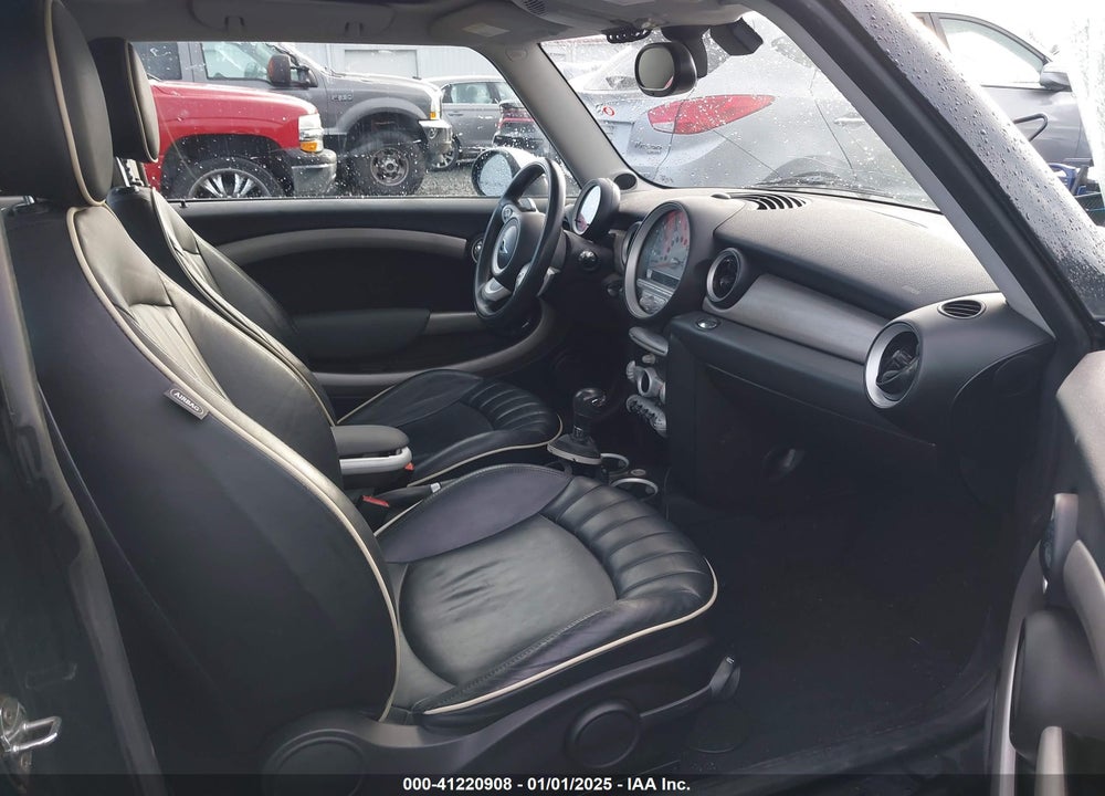 2008 MINI COOPER S VIN: WMWMF73578TV33969