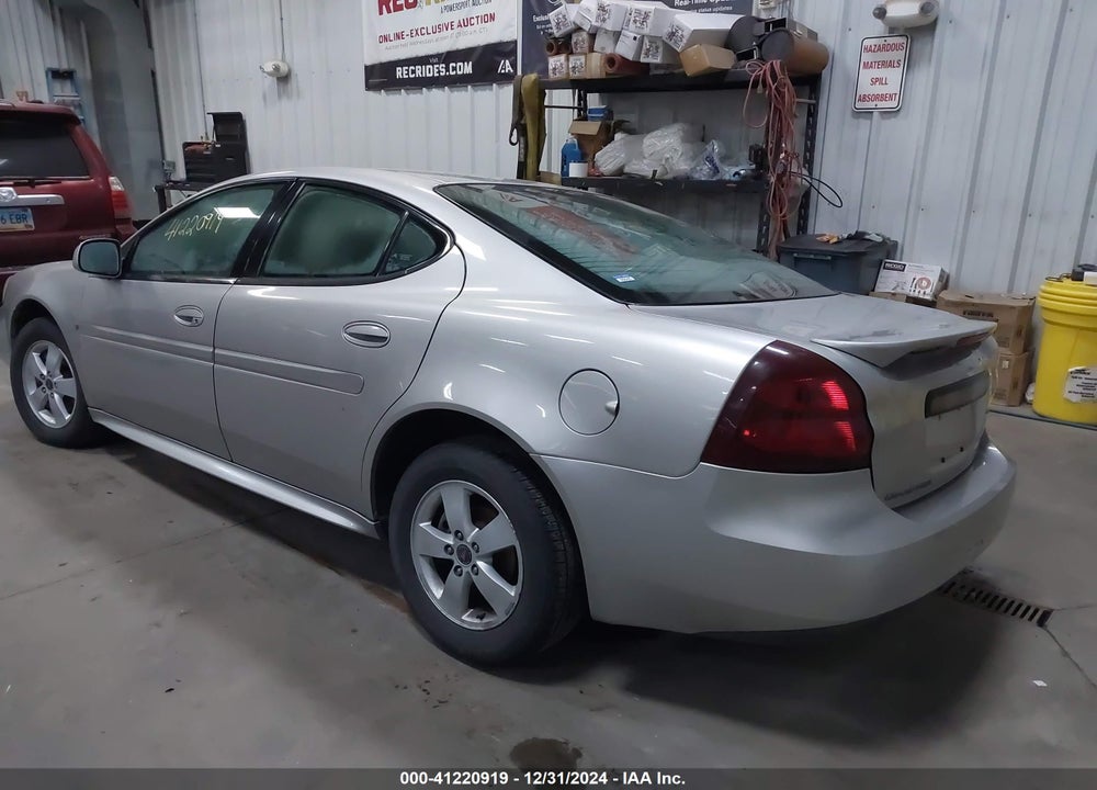 2006 PONTIAC GRAND PRIX VIN: 2G2WP552661117385