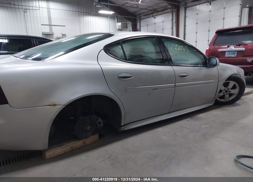 2006 PONTIAC GRAND PRIX VIN: 2G2WP552661117385