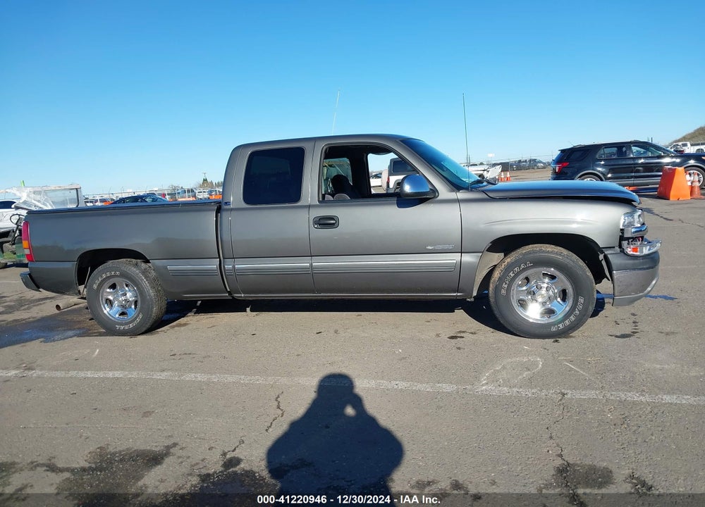 2002 CHEVROLET SILVERADO 1500 LS VIN: 2GCEC19T121212090