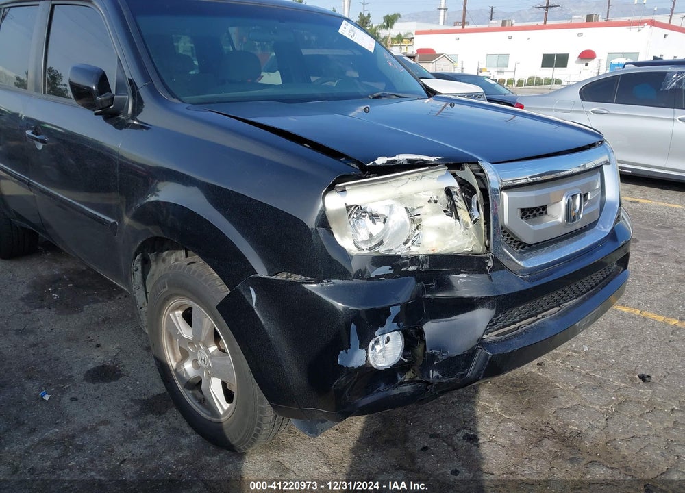 2011 HONDA PILOT EX VIN: 5FNYF3H44BB012599