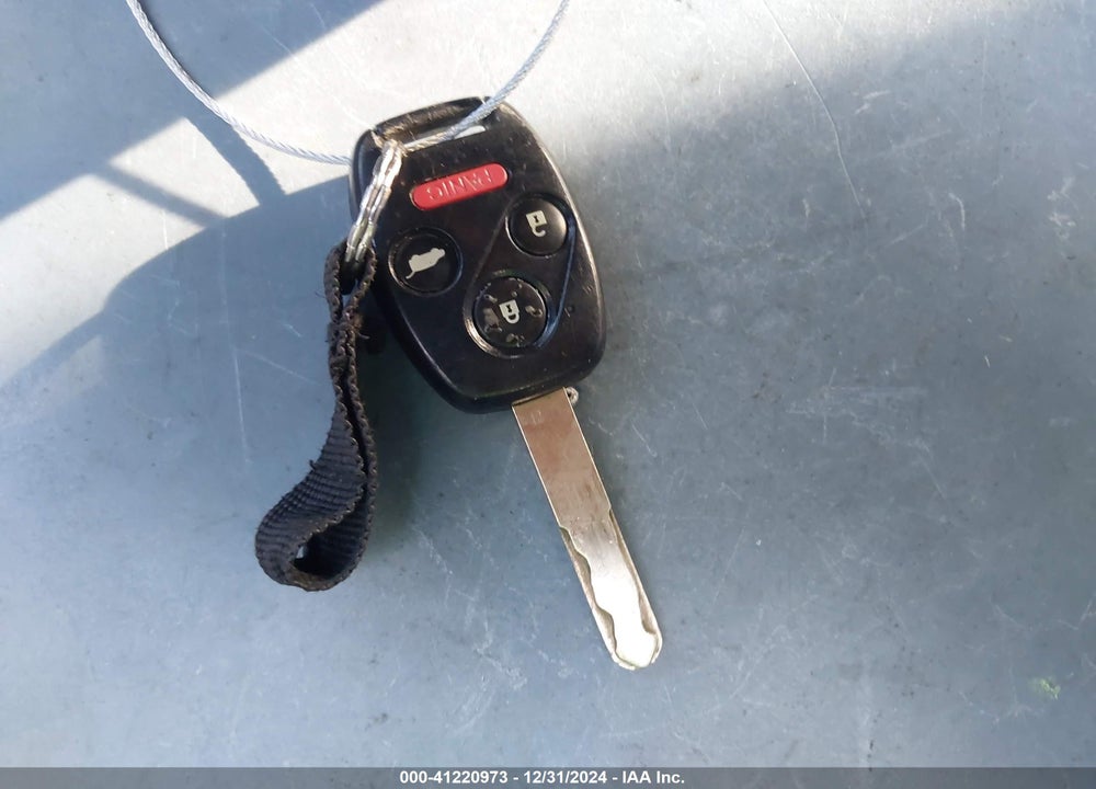 2011 HONDA PILOT EX VIN: 5FNYF3H44BB012599