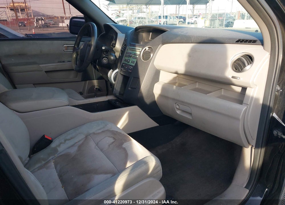 2011 HONDA PILOT EX VIN: 5FNYF3H44BB012599