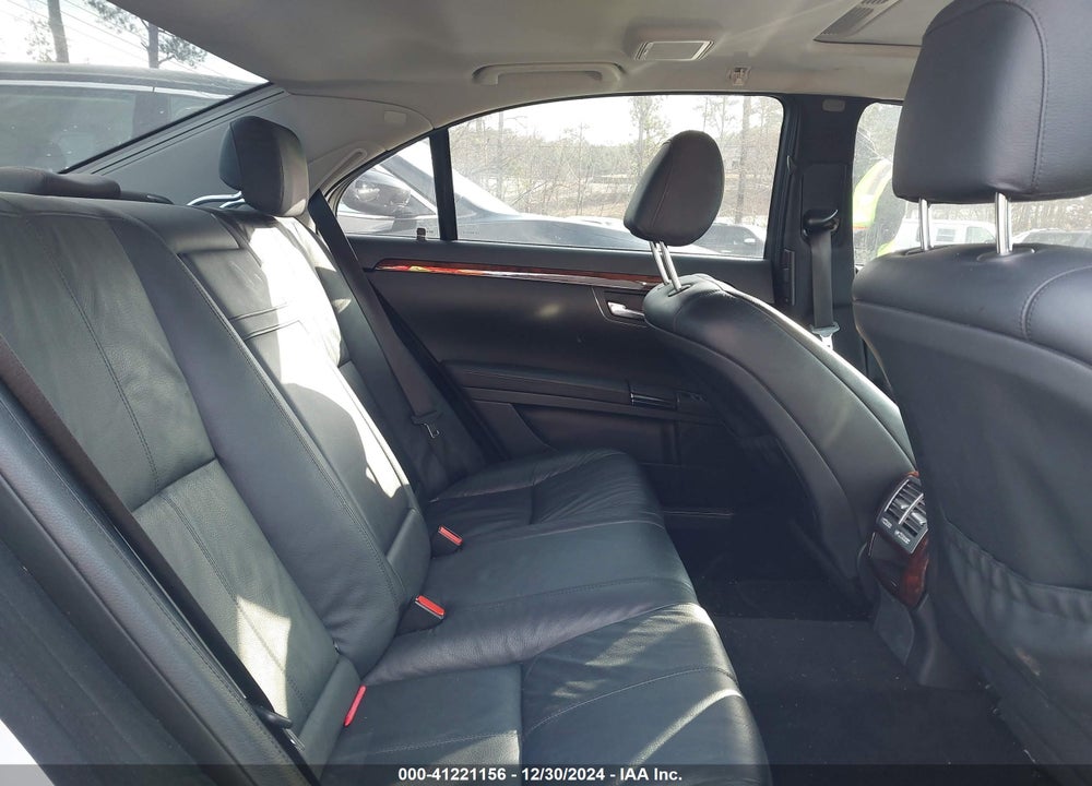 2007 MERCEDES-BENZ S 550 VIN: WDDNG71X37A047846