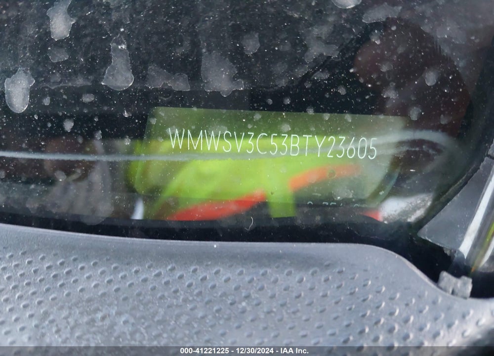 2011 MINI COOPER S VIN: WMWSV3C53BTY23605