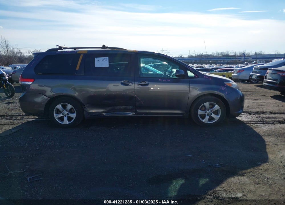 2014 TOYOTA SIENNA LE V6 8 PASSENGER VIN: 5TDKK3DC6ES464679