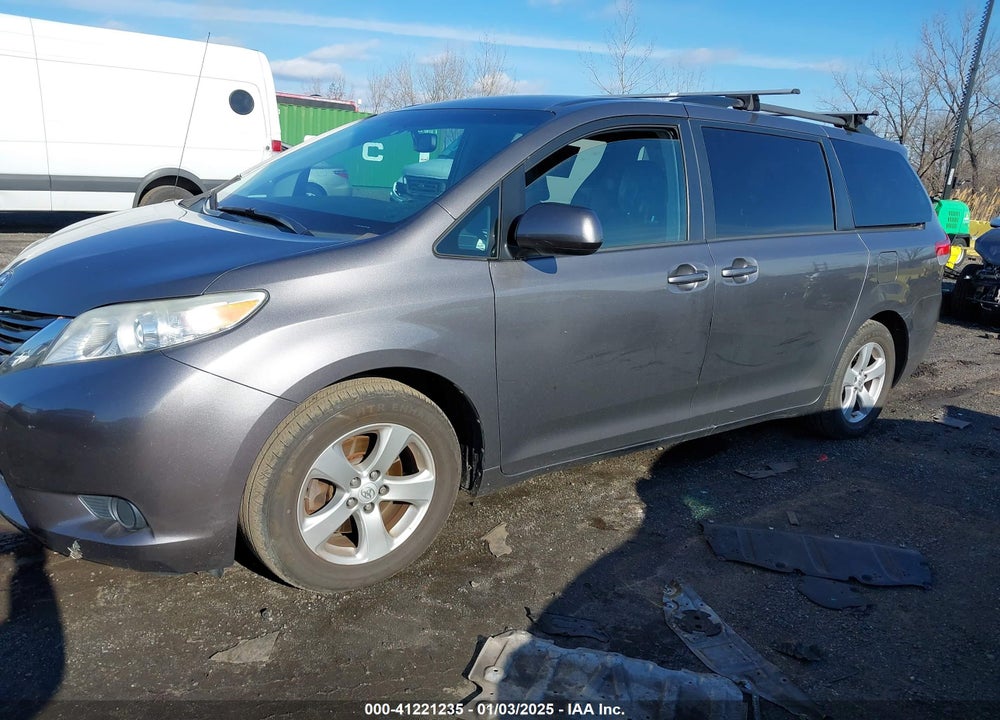 2014 TOYOTA SIENNA LE V6 8 PASSENGER VIN: 5TDKK3DC6ES464679