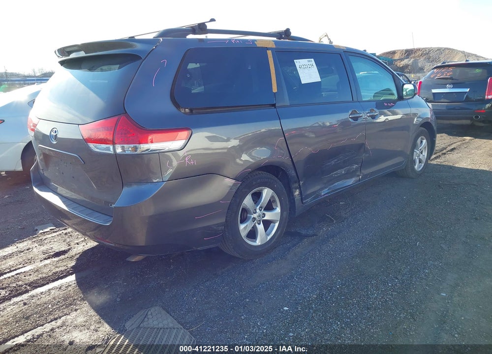 2014 TOYOTA SIENNA LE V6 8 PASSENGER VIN: 5TDKK3DC6ES464679