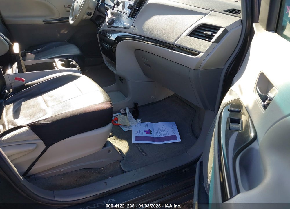 2014 TOYOTA SIENNA LE V6 8 PASSENGER VIN: 5TDKK3DC6ES464679