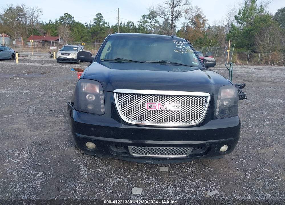 2011 GMC YUKON XL 1500 DENALI VIN: 1GKS1MEF2BR168705