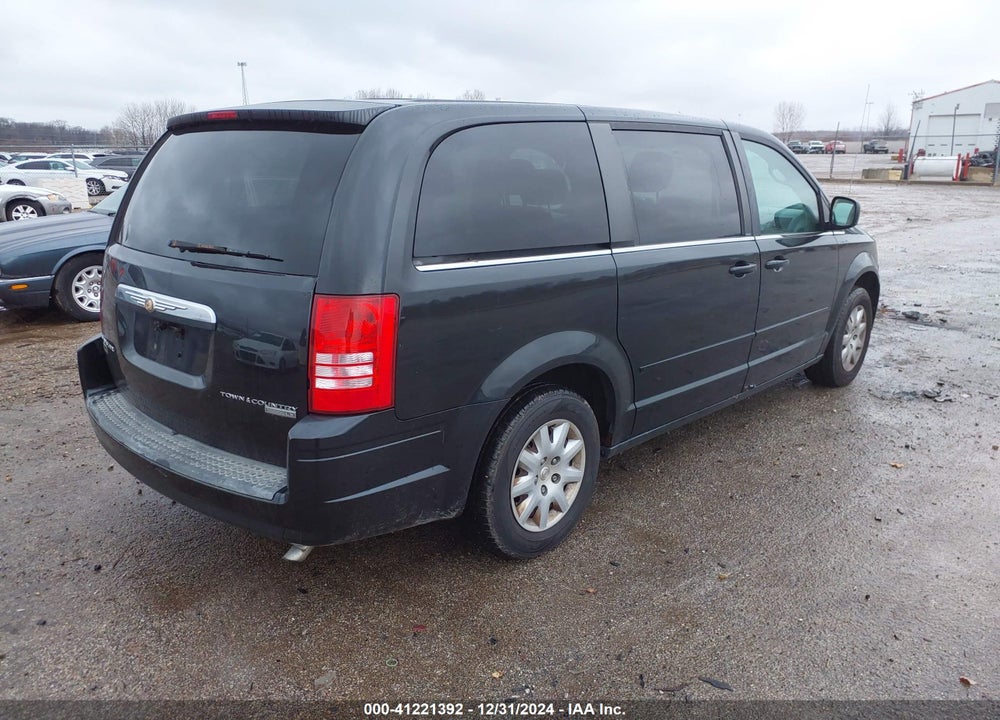 2009 CHRYSLER TOWN & COUNTRY LX VIN: 2A8HR44E69R644409