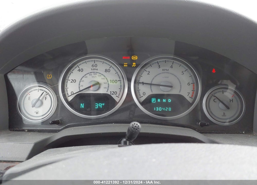 2009 CHRYSLER TOWN & COUNTRY LX VIN: 2A8HR44E69R644409