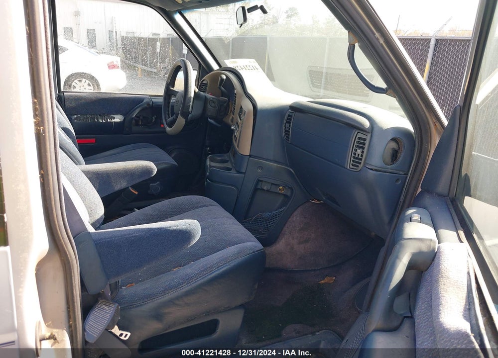 1999 CHEVROLET ASTRO VIN: 1GNDM19W4XB197179