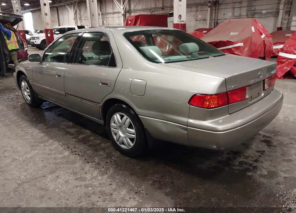 2001 TOYOTA CAMRY LE VIN: JT2BG22K110553989