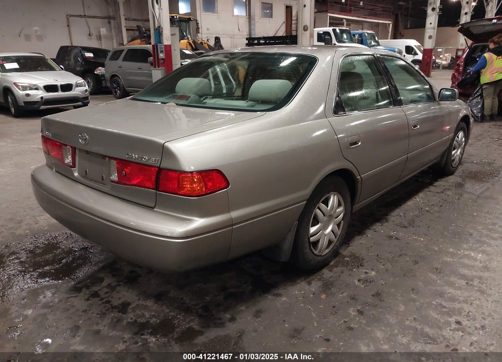 2001 TOYOTA CAMRY LE VIN: JT2BG22K110553989