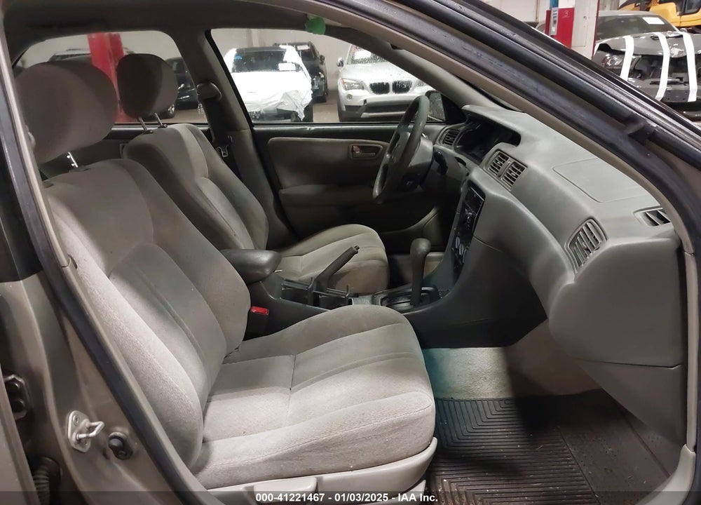 2001 TOYOTA CAMRY LE VIN: JT2BG22K110553989