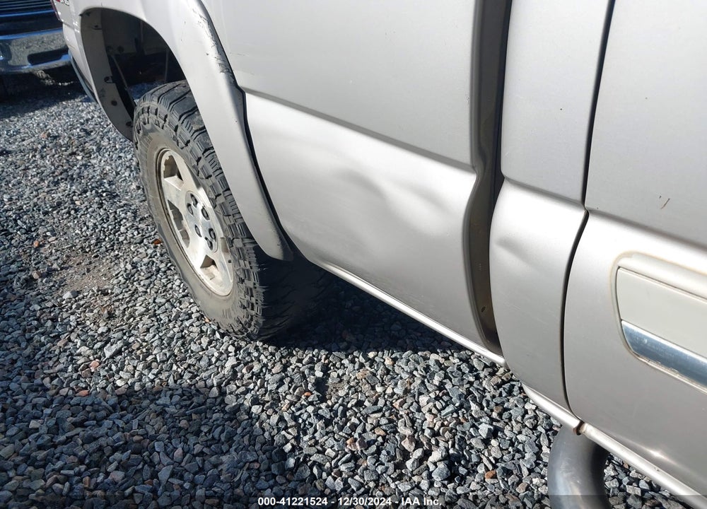 2005 CHEVROLET SILVERADO 1500 Z71 VIN: 1GCEK19Z25Z144076