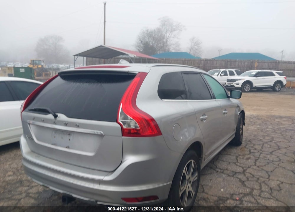 2014 VOLVO XC60 T6 R-DESIGN VIN: YV4902DZ0E2522258