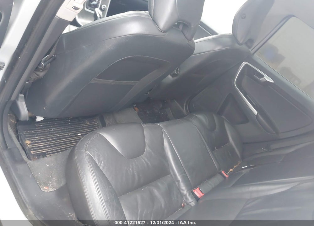 2014 VOLVO XC60 T6 R-DESIGN VIN: YV4902DZ0E2522258
