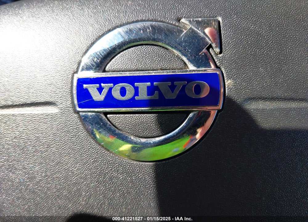 2014 VOLVO XC60 T6 R-DESIGN VIN: YV4902DZ0E2522258