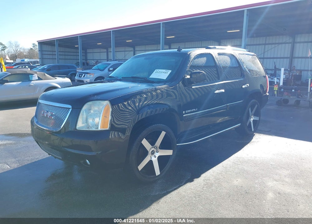 2008 GMC YUKON DENALI VIN: 1GKFK63898J102335