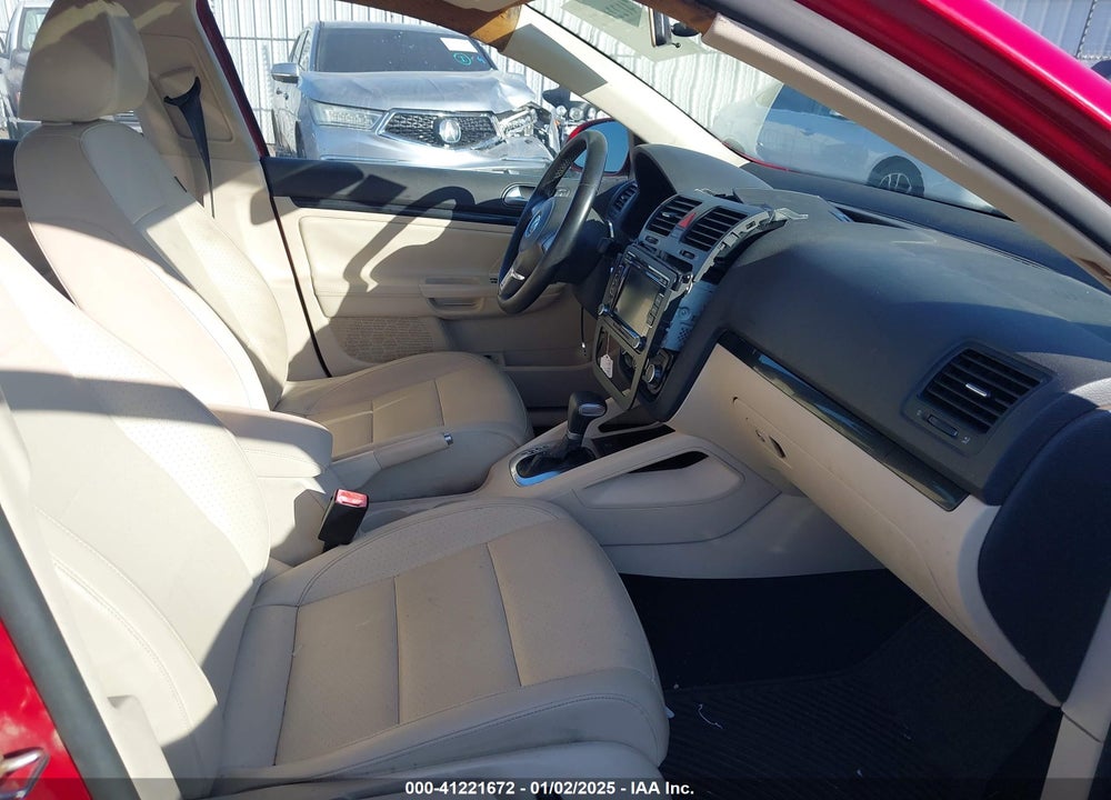 2010 VOLKSWAGEN JETTA VIN: 3VWRX7AJXAM013367