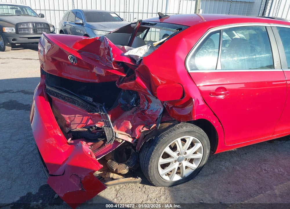 2010 VOLKSWAGEN JETTA VIN: 3VWRX7AJXAM013367