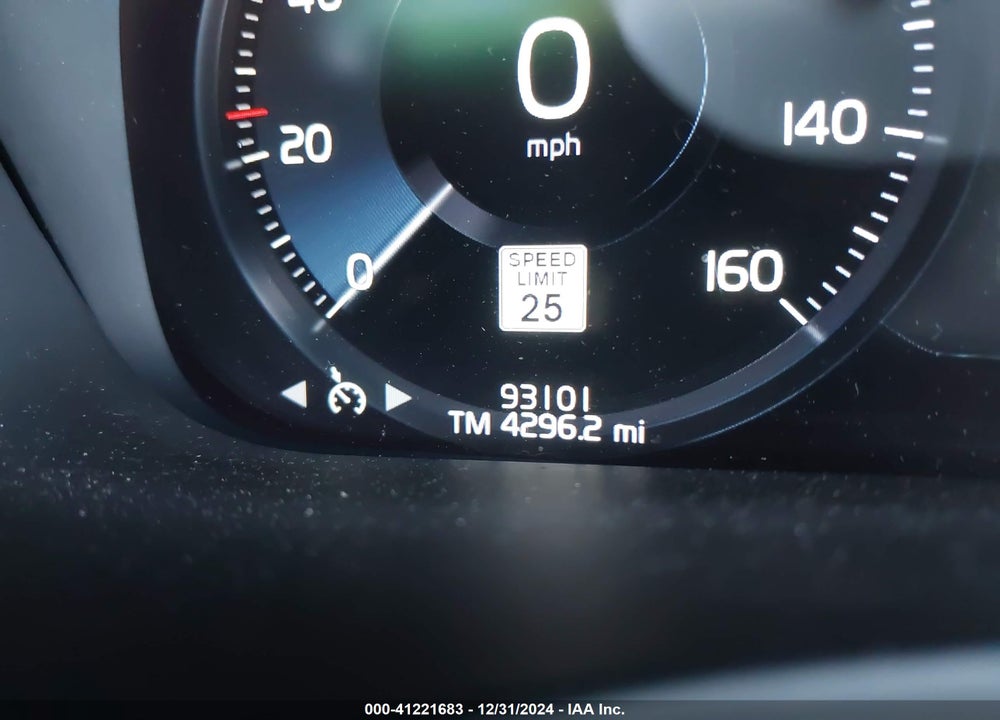 2019 VOLVO XC60 T5 INSCRIPTION VIN: LYV102DL1KB242693
