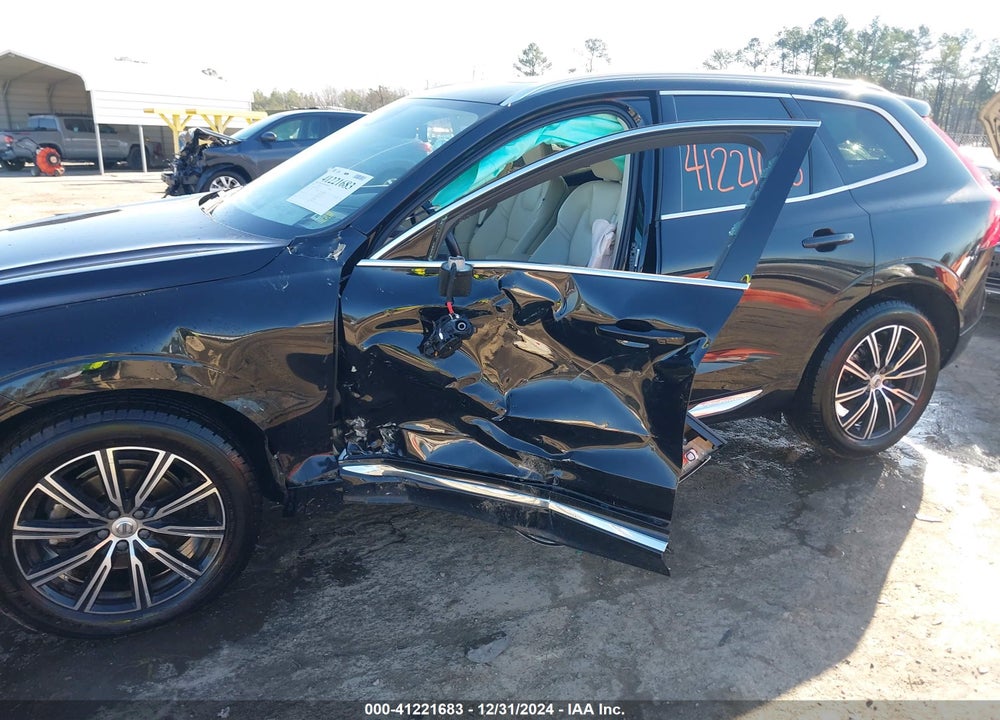 2019 VOLVO XC60 T5 INSCRIPTION VIN: LYV102DL1KB242693