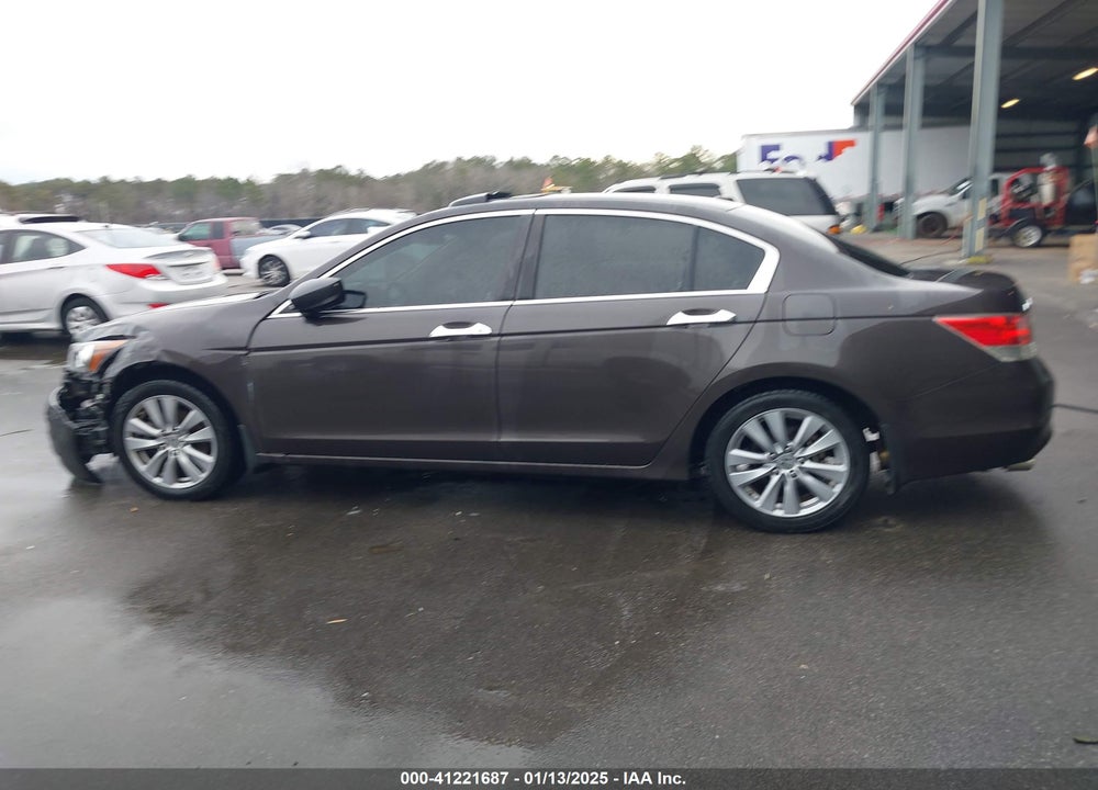 2011 HONDA ACCORD VIN: 1HGCP3F89BA004943
