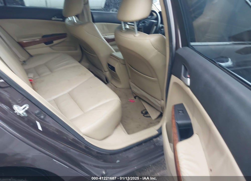 2011 HONDA ACCORD VIN: 1HGCP3F89BA004943