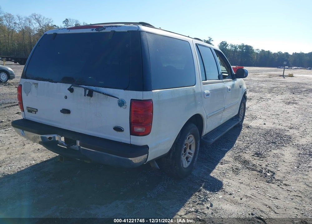 2000 FORD EXPEDITION XLT VIN: 1FMRU1561YLB93232