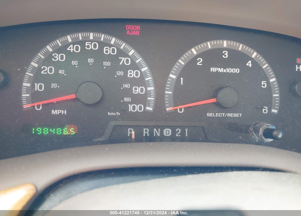 2000 FORD EXPEDITION XLT VIN: 1FMRU1561YLB93232